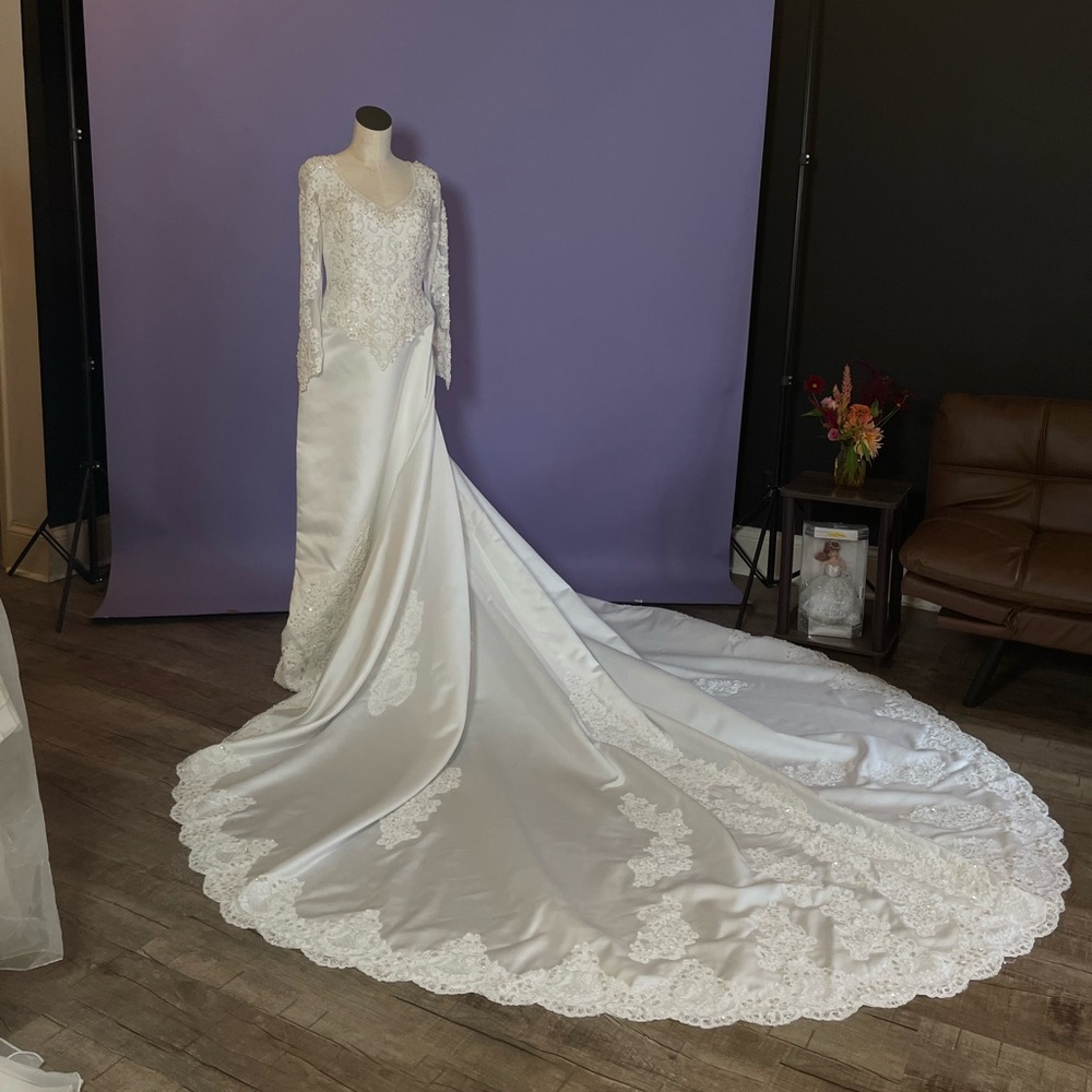 Vintage sequin long sleeve wedding dress with detachable train